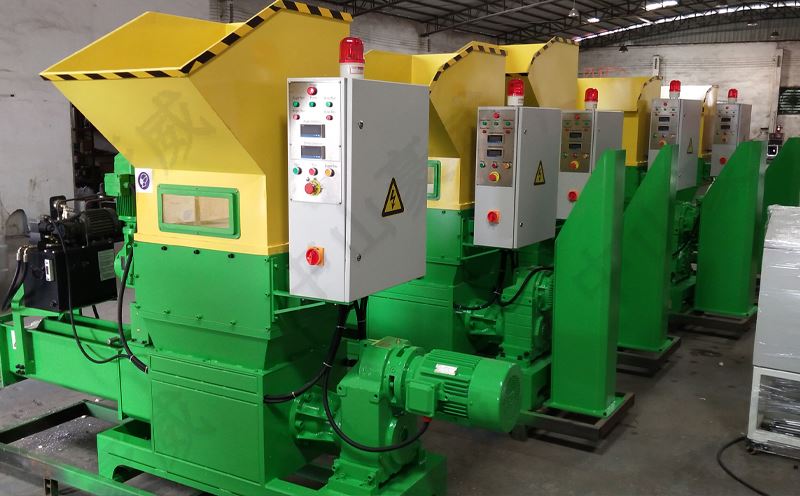 大型聚苯乙烯泡沫壓實機生產車間 大型聚苯乙烯泡沫壓實機生產車間